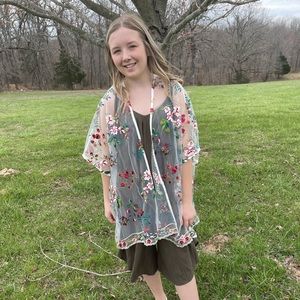 Umgee embroidered floral kimono